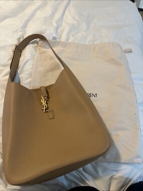 Saint Laurent Le 5 a 7